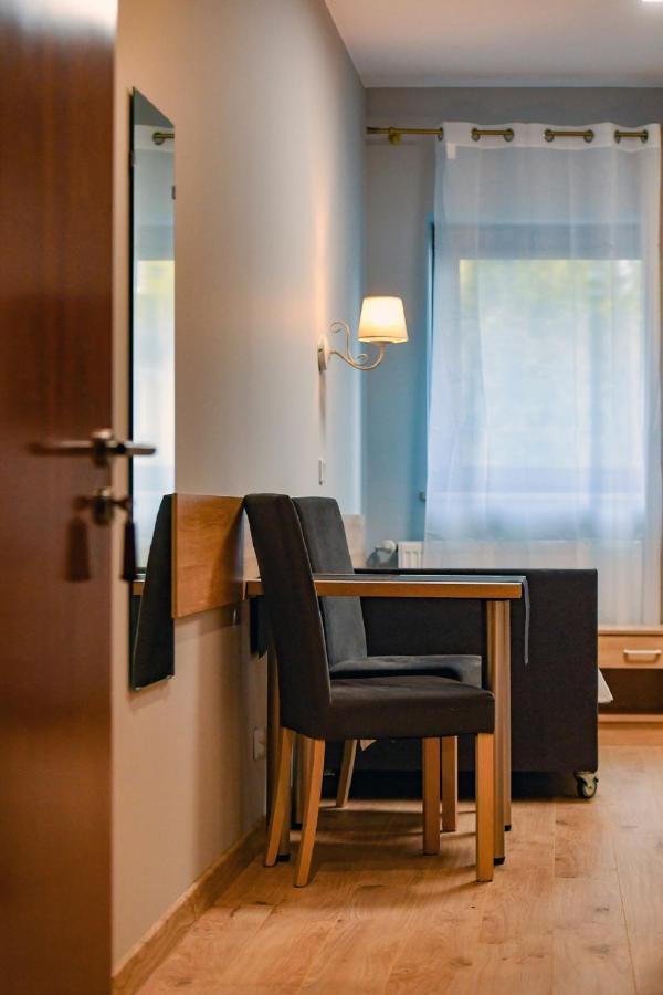 Fotex Bed & Breakfast Zabki Bagian luar foto