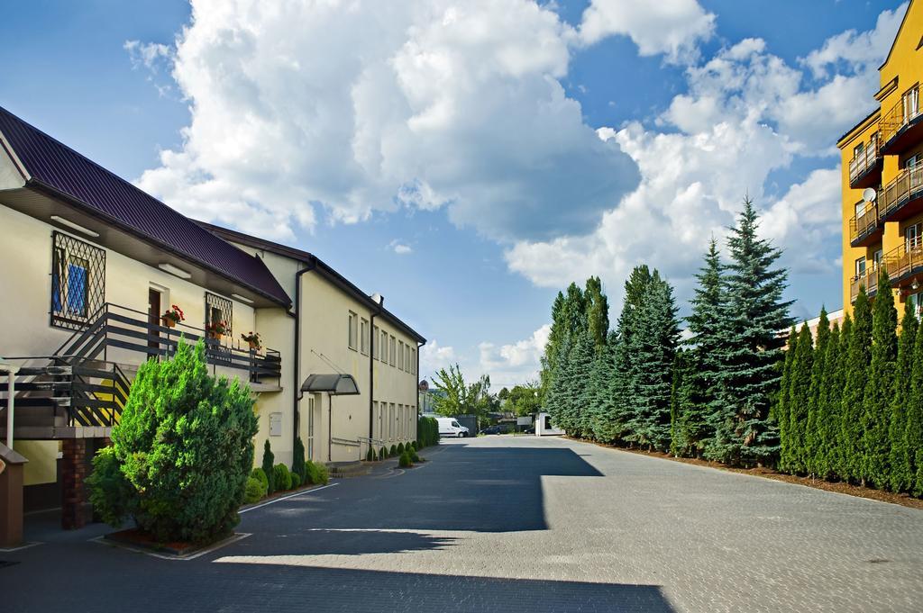 Fotex Bed & Breakfast Zabki Bagian luar foto