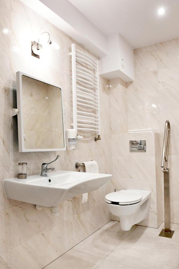 Fotex Bed & Breakfast Zabki Bagian luar foto